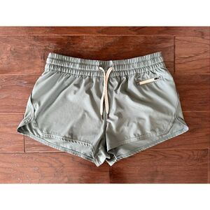 Vuori Clementine 2” Shorts Medium Lake Sage